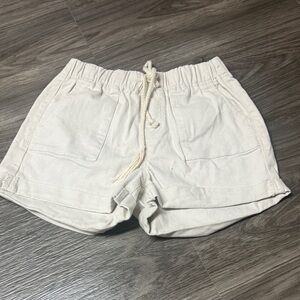 No Boundaries Women's Tan Cargo Shorts